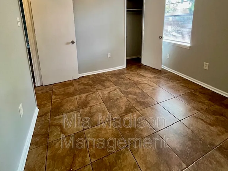 2522 Semken Ave #D — Photo 8