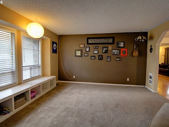 3rd image of 4404 NE 151st Ave