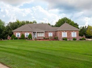 5441 Legend Ct, Weldon Spring, MO 63304