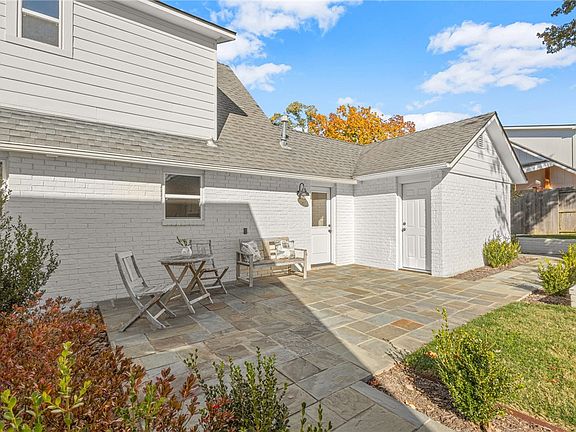 4th image of 405 Trails End Ln