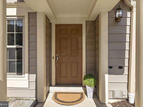 2nd image of 5711 Mayfair Manor Dr #85