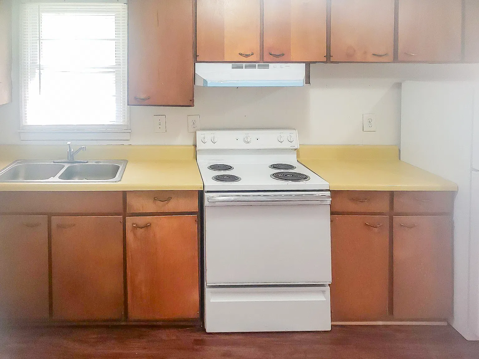 3 bed, 1350 sqft, $1,399 — Photo 3