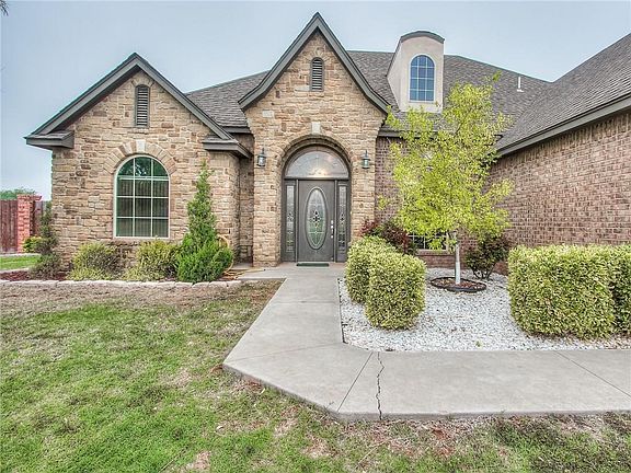 3rd image of 1203 Bluestem Dr