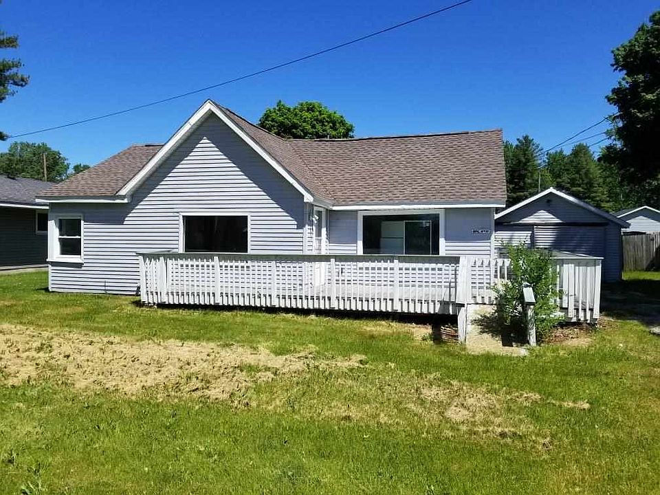 206 W 4th St, Gladwin, MI 48624 Zillow