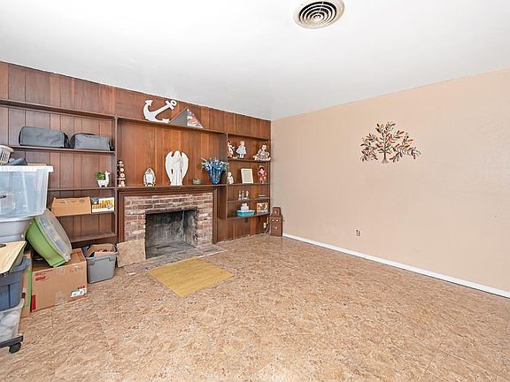 3rd image of 7540 Eastgate Ave