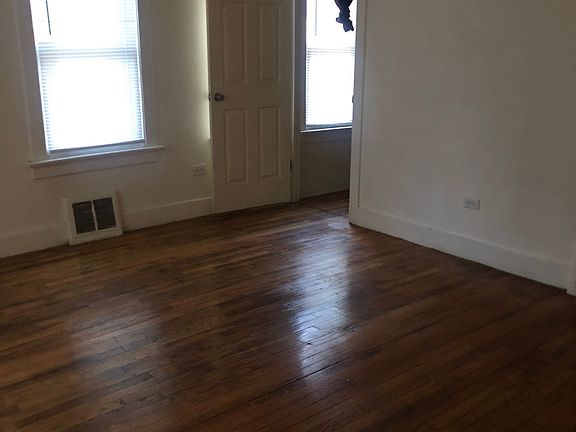 5th image of 7041 S Claremont Ave