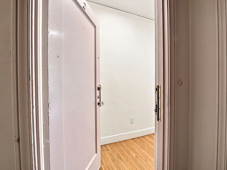 1734 Greenwich St #2 — Photo 5