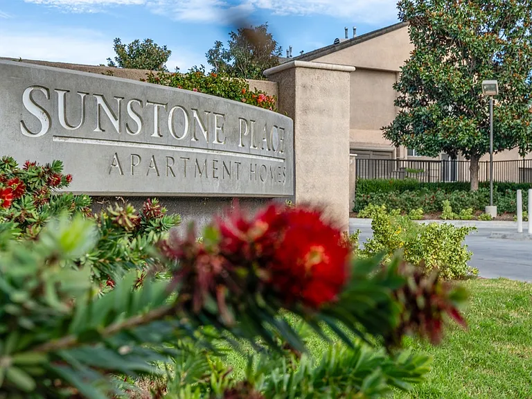 Sunstone Place Apartments — Photo 2