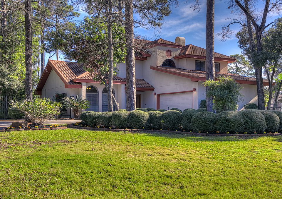 1st image of 15 Woods Estates Dr