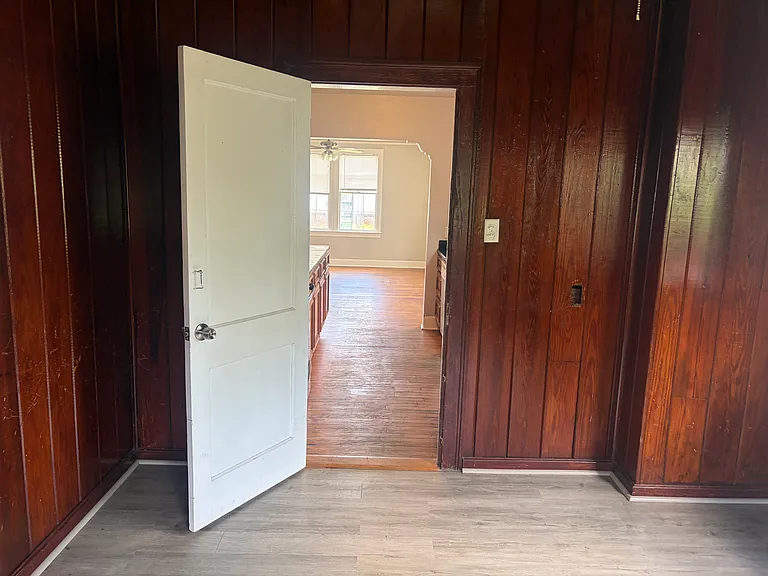 908 Hamilton Ct — Photo 12
