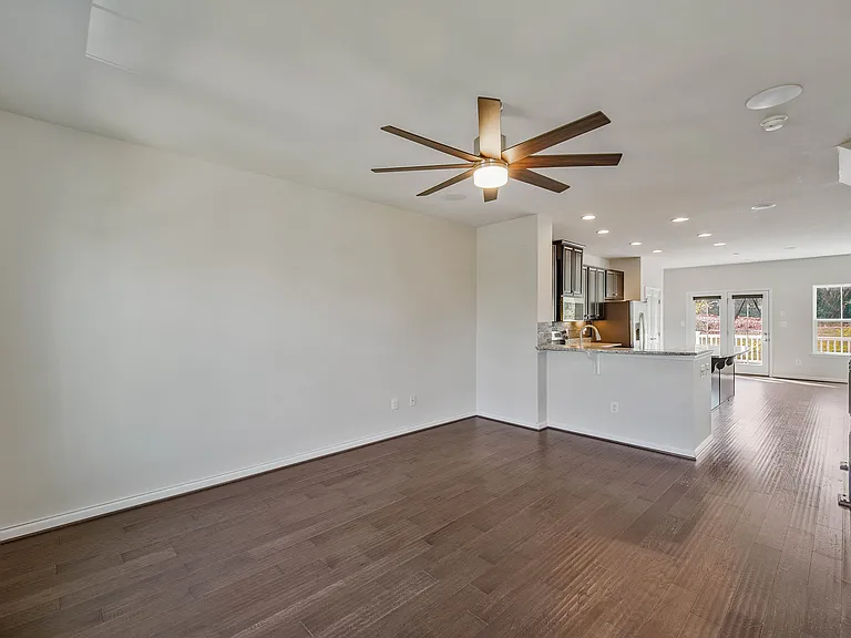 10711 Hinton Way — Photo 11