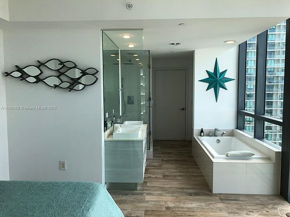 3rd image of 650 NE 32nd St #3208