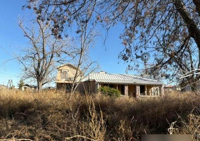 1st image of 528 Paisano Dr