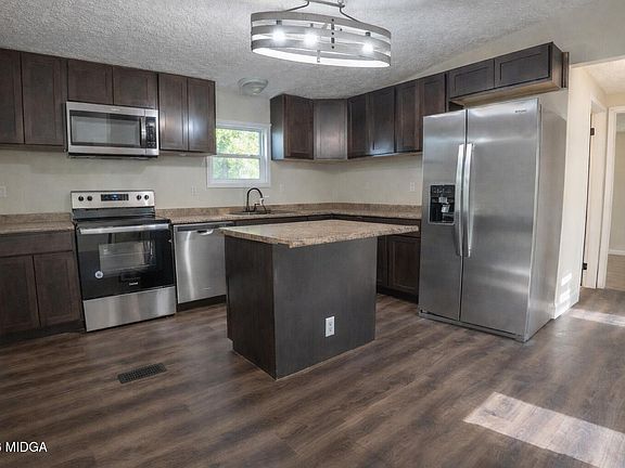 3rd image of 156 Alpine Dr
