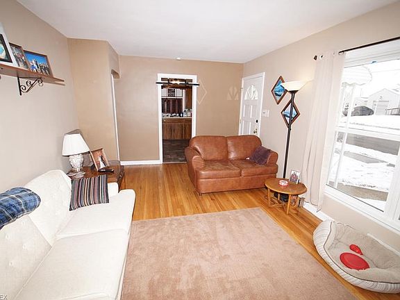 2nd image of 545 Cypress Ave