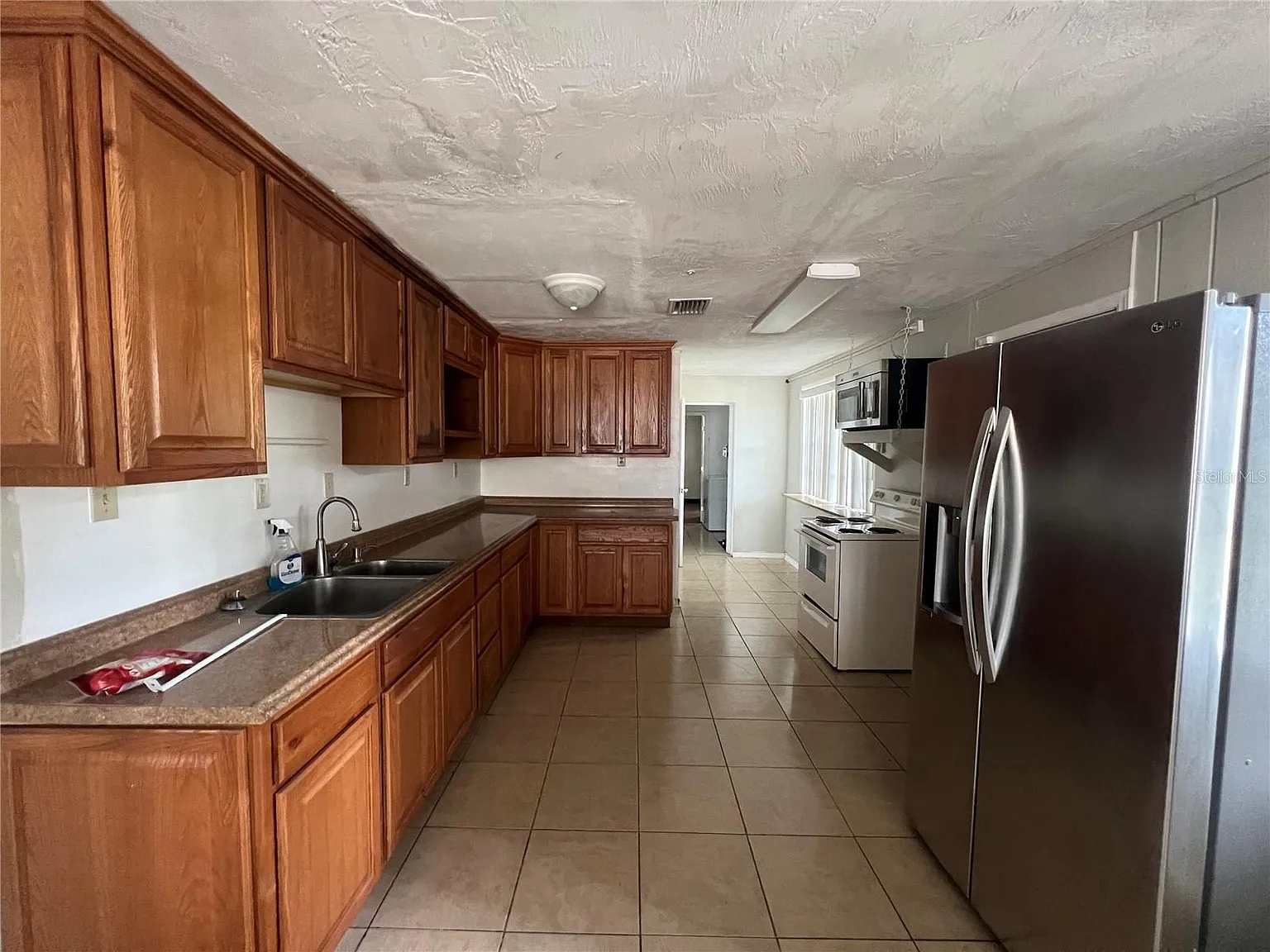 3 bed, 1700 sqft, $2,150 — Photo 3