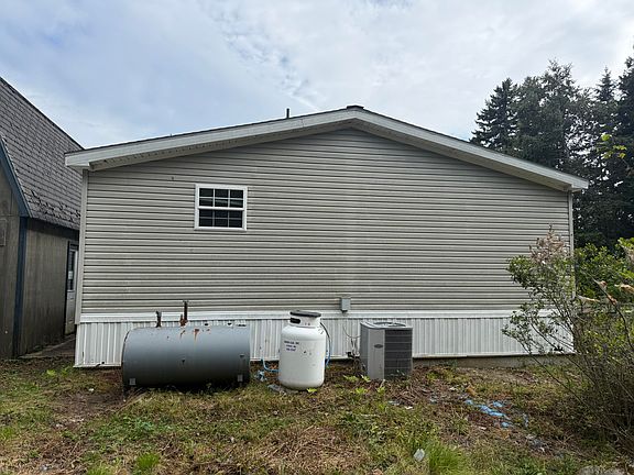 4th image of 61 Sunset Avenue
