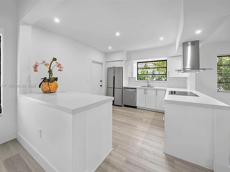 7525 Adventure Ave — Photo 5