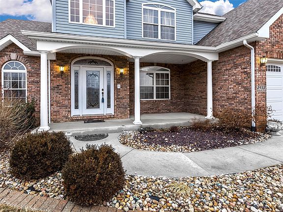 3rd image of 2932 Cambridge Point