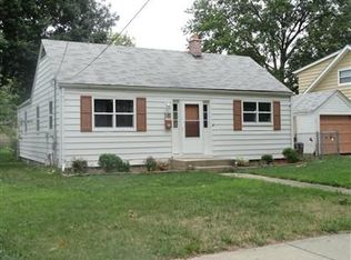 16 S Clifton Ave, Elgin, IL 60123