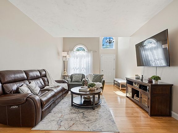 5th image of 13 Knowlton Cir #13