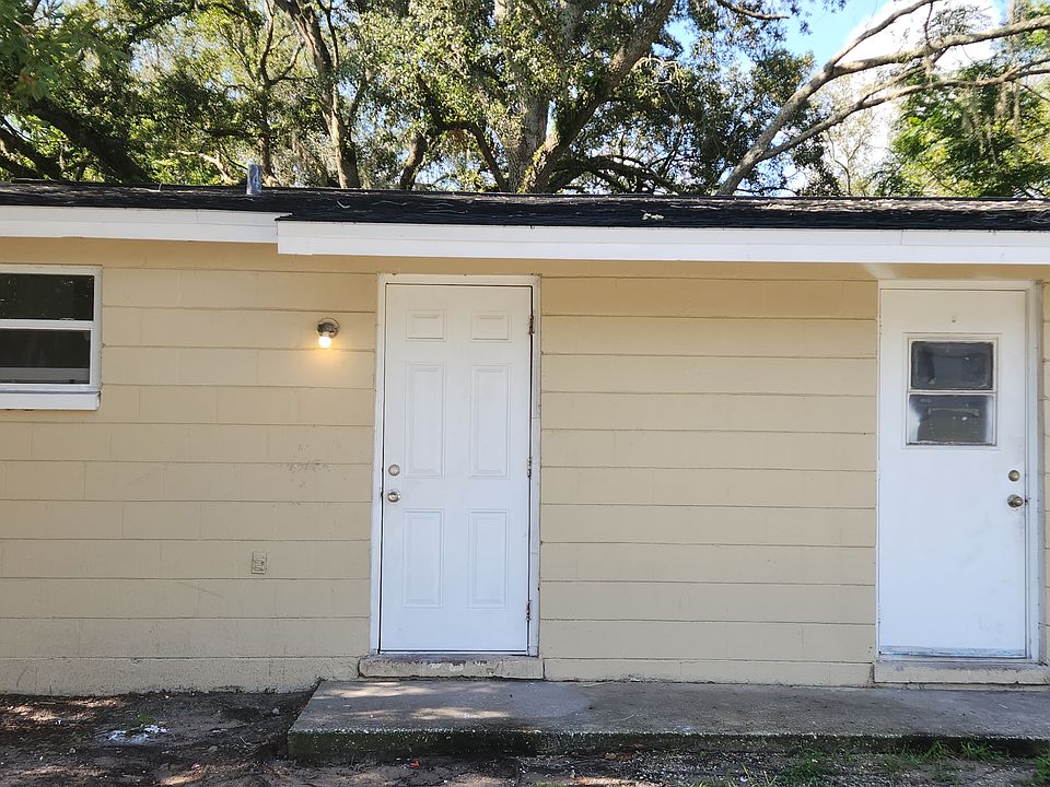 1st image of 12423 N 58th St #B