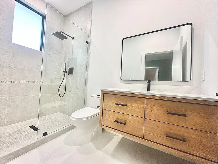 119 NE 118th St — Photo 14