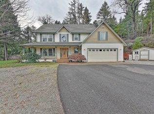 301 Leeannas Way, Shady Cove, OR 97539