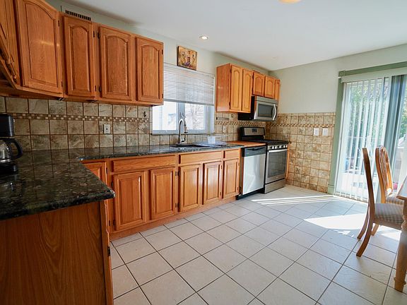 5th image of 208 Truman Ave Floor 2