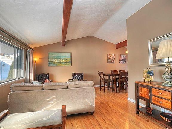 4th image of 22352 Sandy Ln