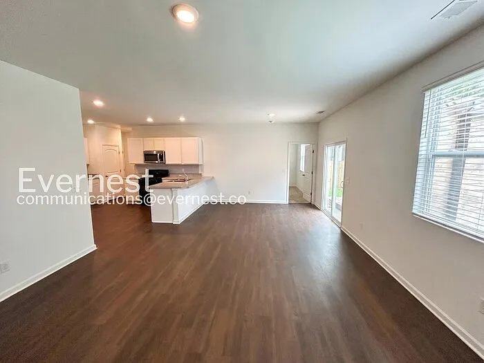 2124 Carefree Ln — Photo 9