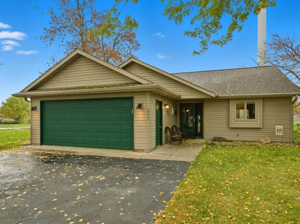 211 E Main St, Milaca, MN 56363