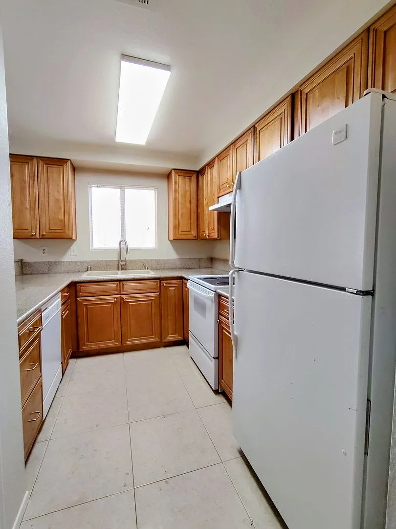 2 Bed/2Bath Condo — Photo 4