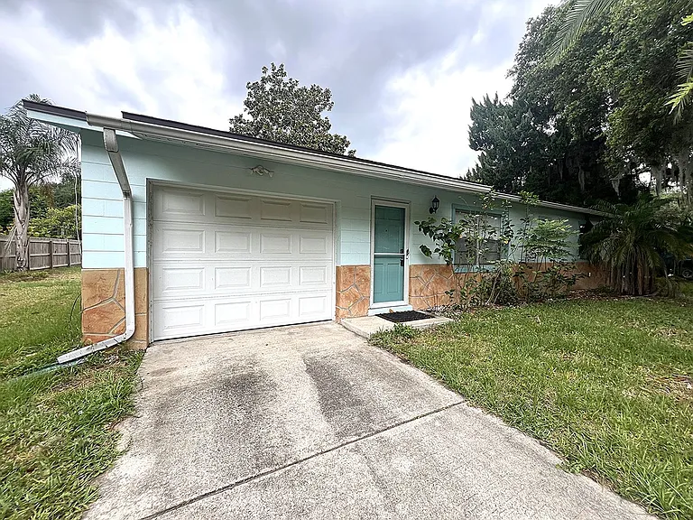 2610 Orange Tree Dr — Photo 2