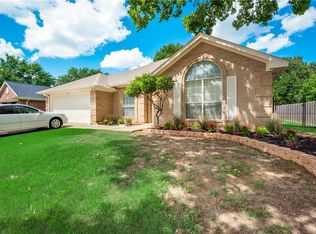 6225 Castle Creek Rd, Arlington, TX 76017