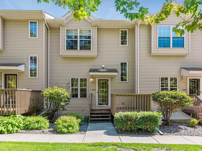 3704 Livingston Ave — Photo 1
