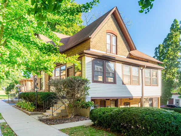 113 Elm St APT B, Elgin, IL 60123
