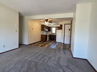 1676 9th St N #8, Wahpeton, ND 58075