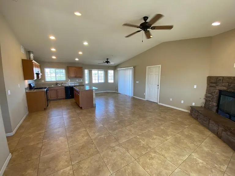 14555 Pawnee Rd — Photo 5