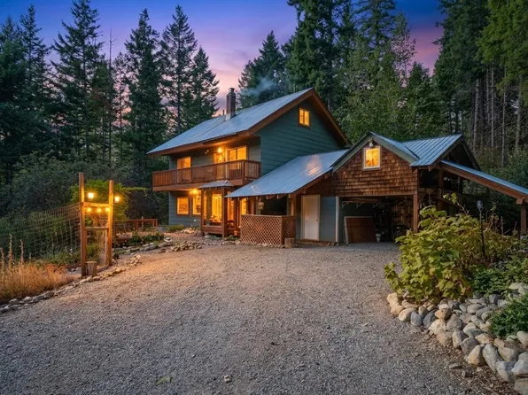 627 Y For Rd, Cocolalla, ID 83813