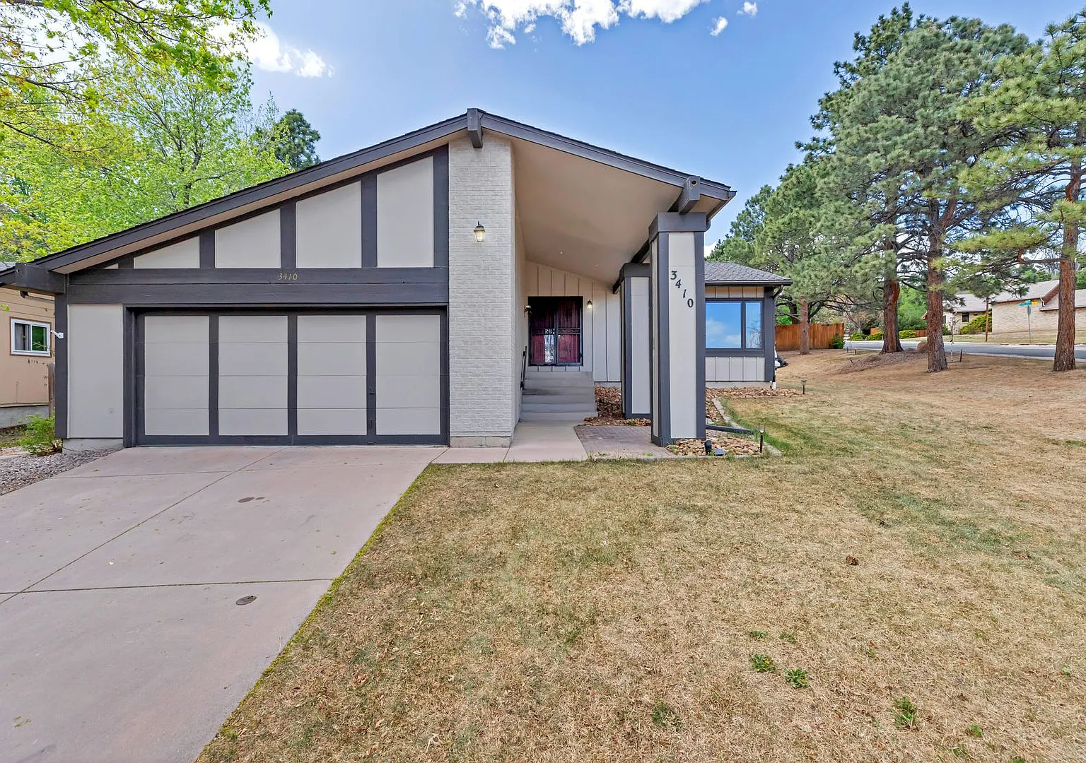 Beautiful home for rent in Cheyenne Mountain School District (D12) @ Country Club Estates! — Photo 3