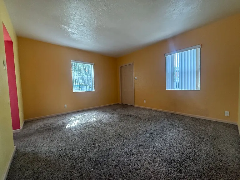 580 Berkshire Rd — Photo 11