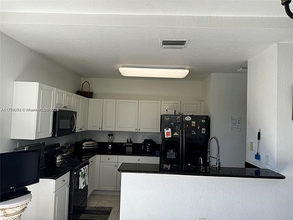 5th image of 3064 SE 1st Dr Unit 4