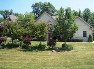 2925 Natures Bnd, Kansasville, WI 53139