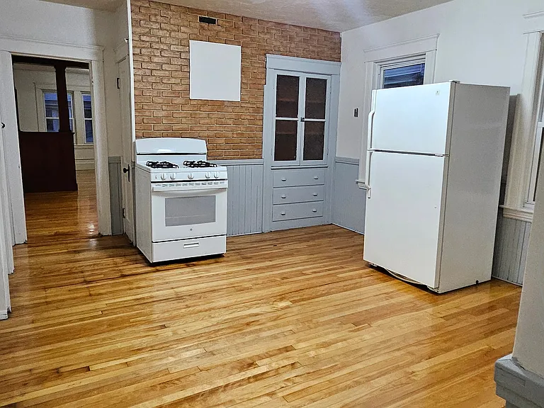 15 View St #2 — Photo 9