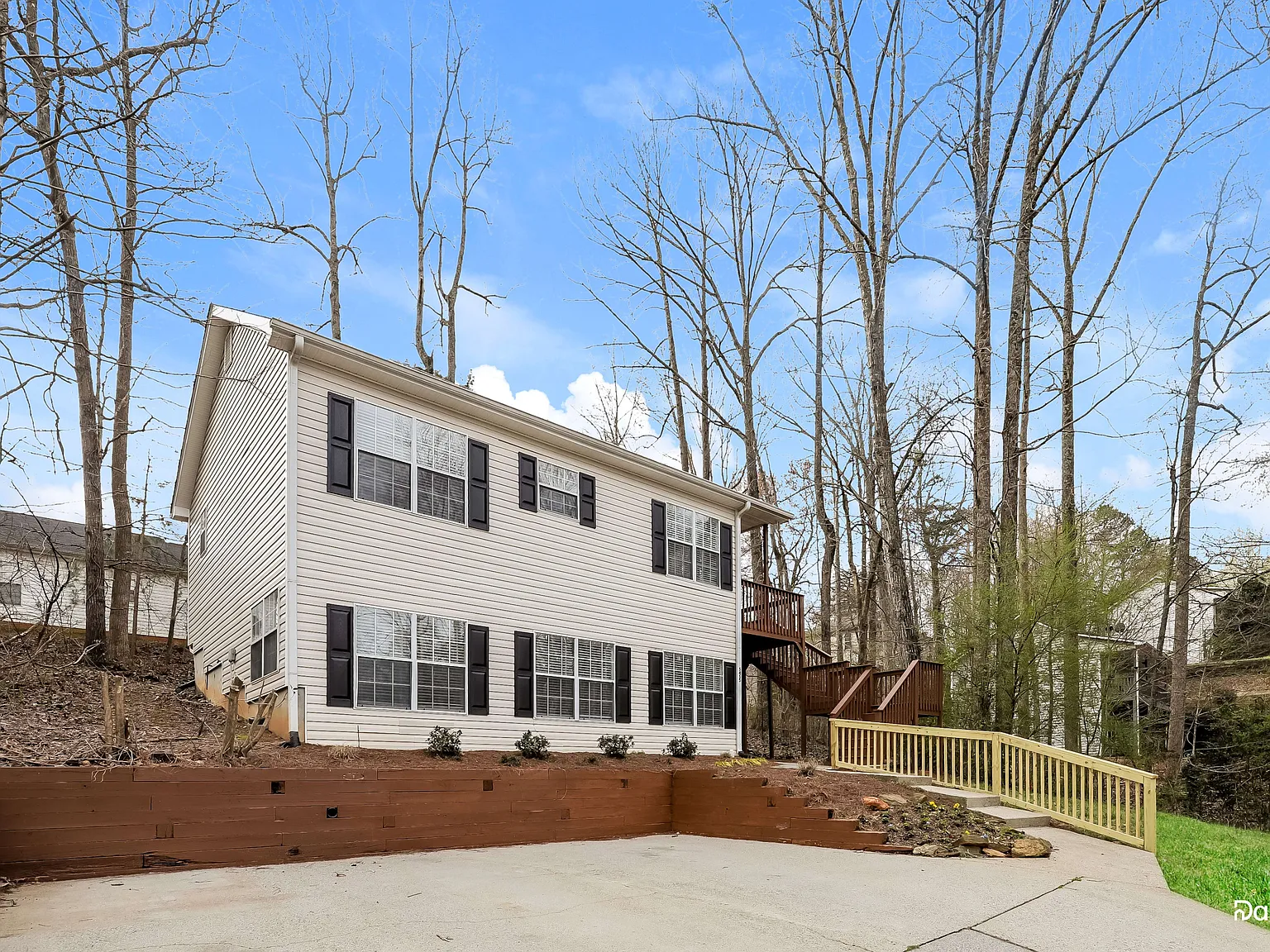3 bed, 3.0 bath, 1740 sqft, $2,115 — Photo 3