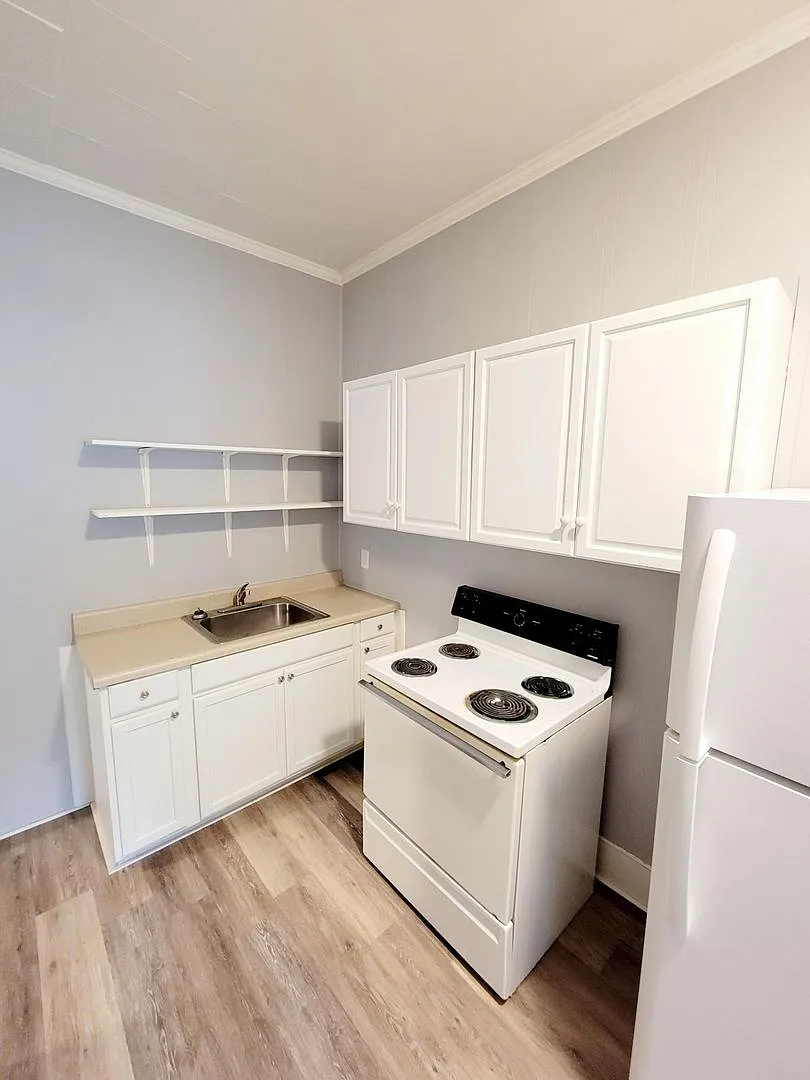 633 Tucker St -A — Photo 4