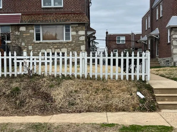 8102 Revere St, Philadelphia, PA 19152