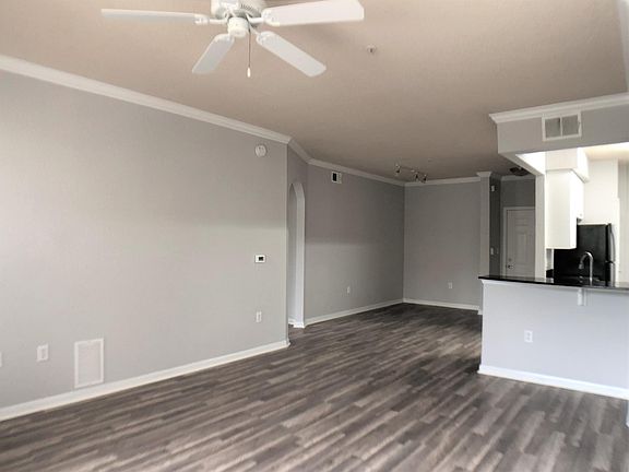 5th image of 8539 Gate Parkwayw 9231