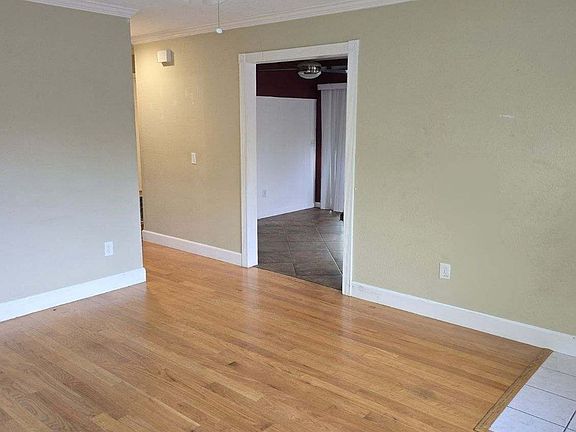 3rd image of 250 Bluebird Dr